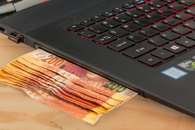 online_laptop_money